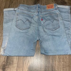 Levis
